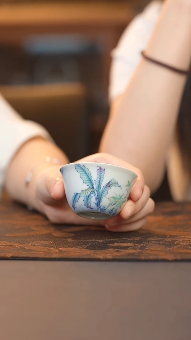 晴山素华雨打芭蕉卧足杯