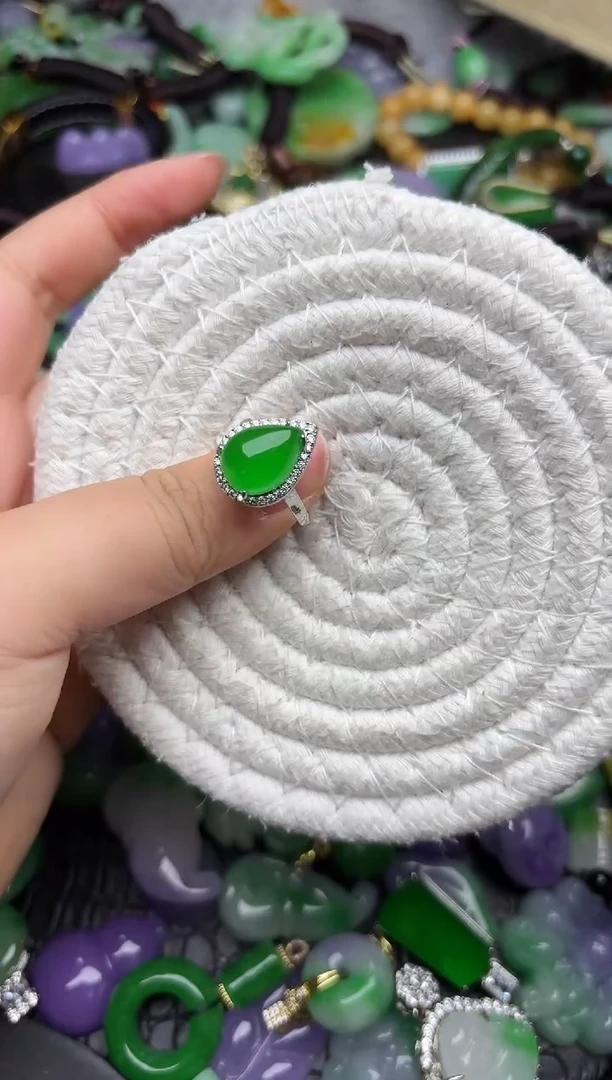 颈饰未镶嵌翡翠缅甸翡翠吊坠