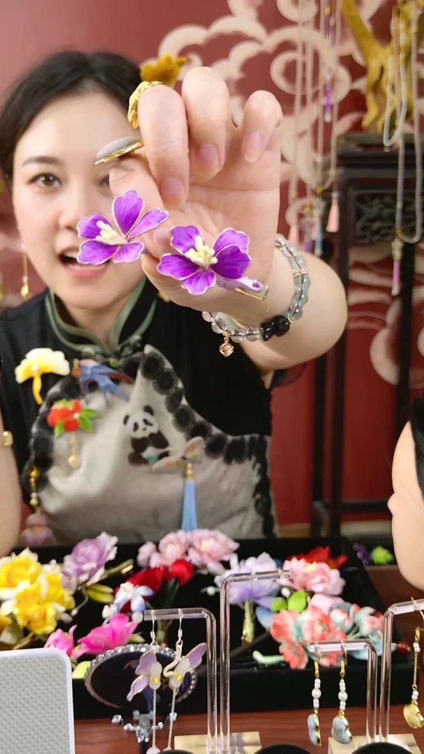 刺绣纯手工绒花边夹