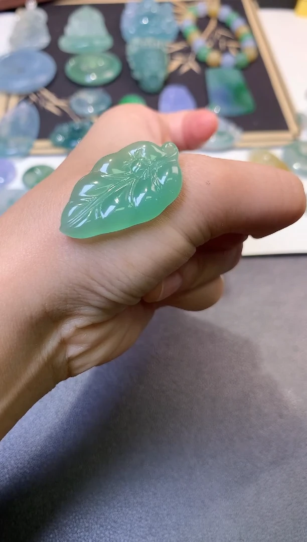 未镶嵌定制翡翠毛货