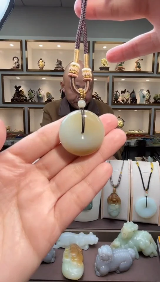 颈饰未镶嵌和田玉苏