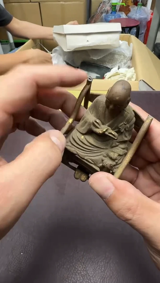 手工艺品琉璃金**?97