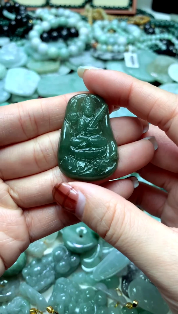 颈饰未镶嵌翡翠1