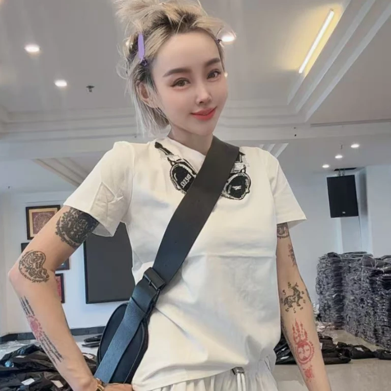 时尚款10003白色耳麦短袖