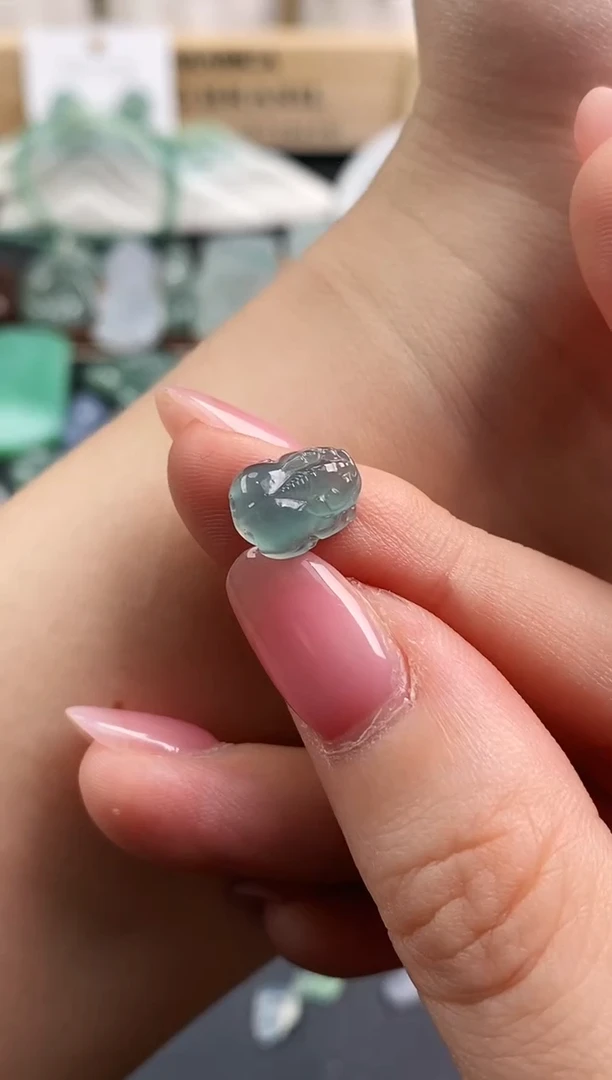 颈饰未镶嵌翡翠貔貅