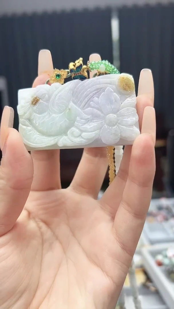 翡翠未镶嵌颈饰翡翠无事牌花吊坠
