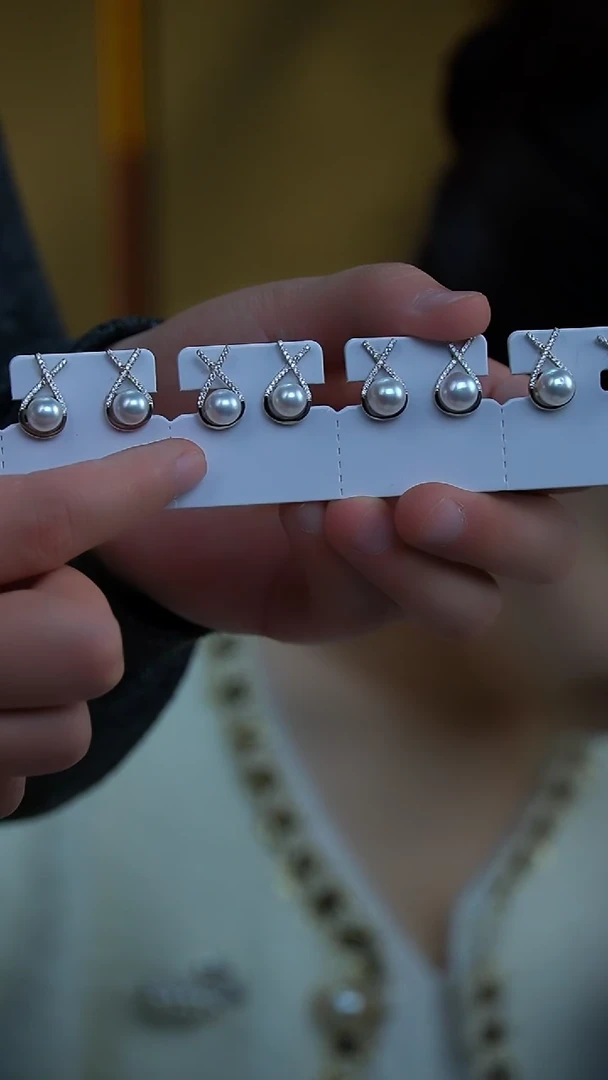 【闪购商品】海水珍珠耳饰未镶嵌9MM左右（发一对）