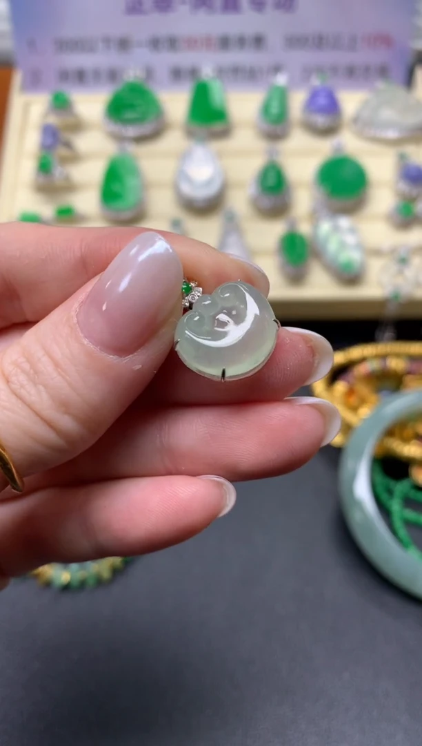 【闪购商品】翡翠吊坠(不含链)18K金镶嵌吊坠|900+90