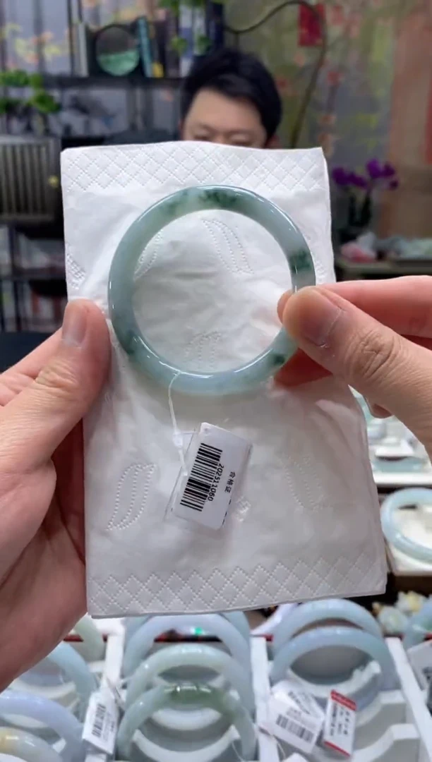 未镶嵌手镯翡翠7100********