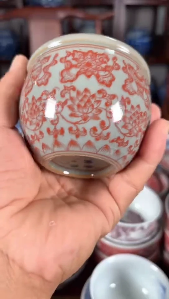 柴窑釉里红莲托八宝杯杯