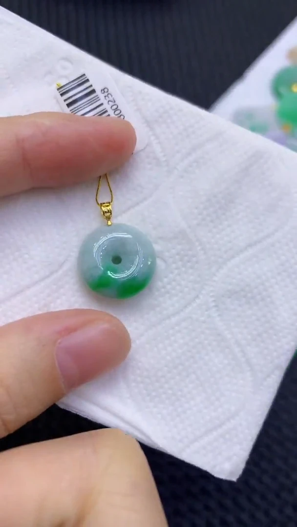 颈饰18K金镶嵌翡翠天然缅甸翡翠A货