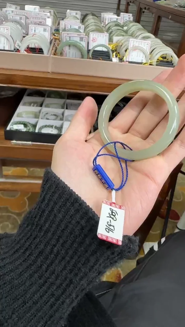 未镶嵌手镯和田玉51