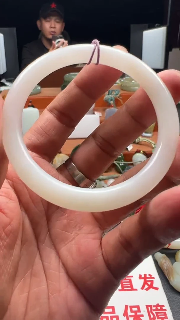 未镶嵌手镯和田玉和田玉手镯