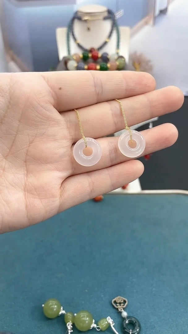 14K金镶嵌和田玉耳饰15mm白色圈圈耳线