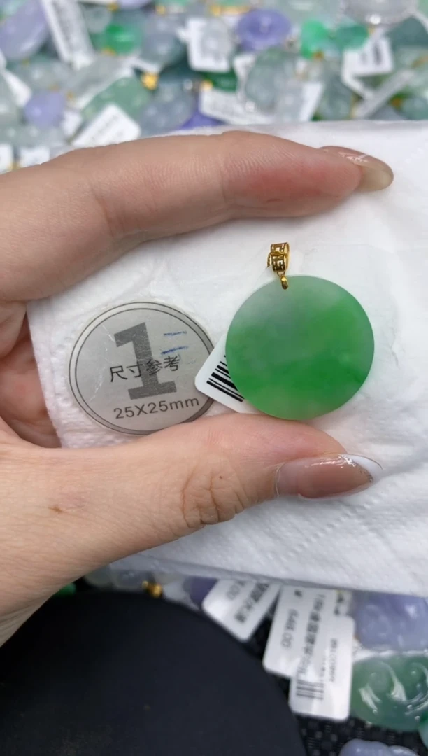 颈饰18K金镶嵌翡翠1111111