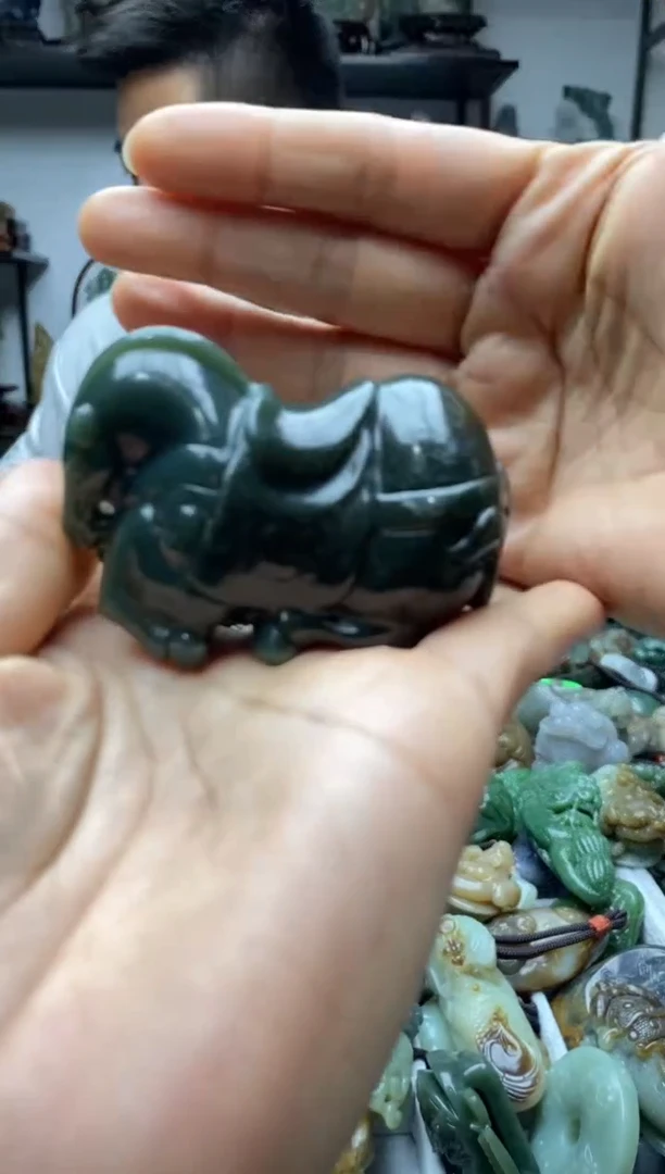 未镶嵌和田玉把件1