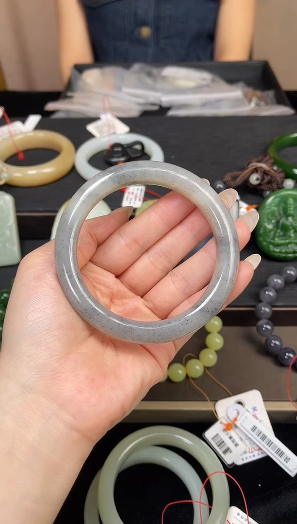 未镶嵌手镯和田玉新疆黑山 62+圈9014350