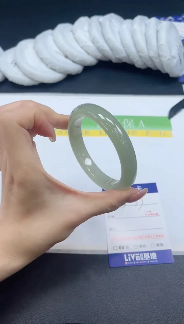 未镶嵌手镯和田玉037-5859