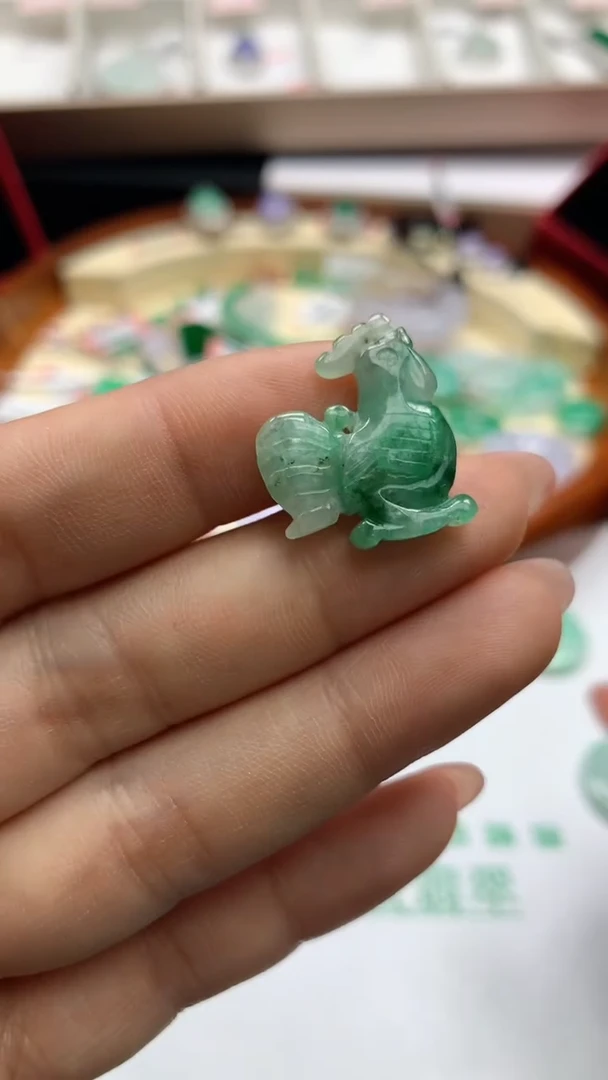 【闪购商品】翡翠吊坠(不含链)未镶嵌吊坠