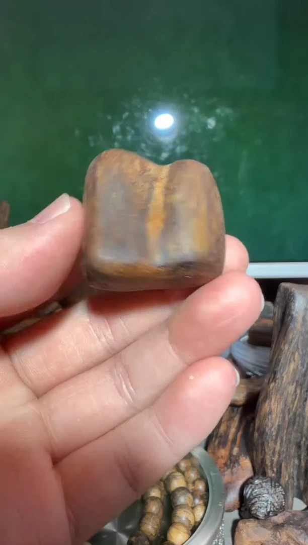 沉香手把件鹤骨龙筋多样性发一
