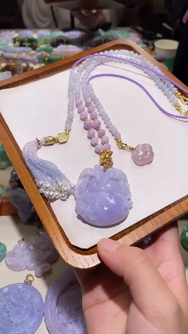 翡翠未镶嵌颈饰吊坠