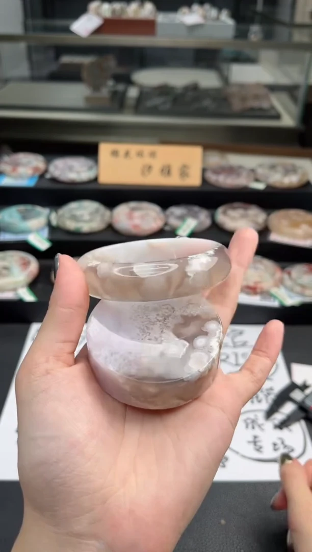 石英质玉手镯未镶嵌62圈口（不退不换）1681368