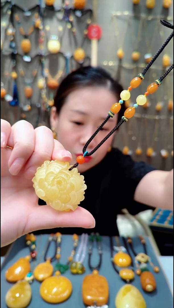 蜜蜡未镶嵌珠宝奇石﹣F149蜜蜡吊坠牡丹花