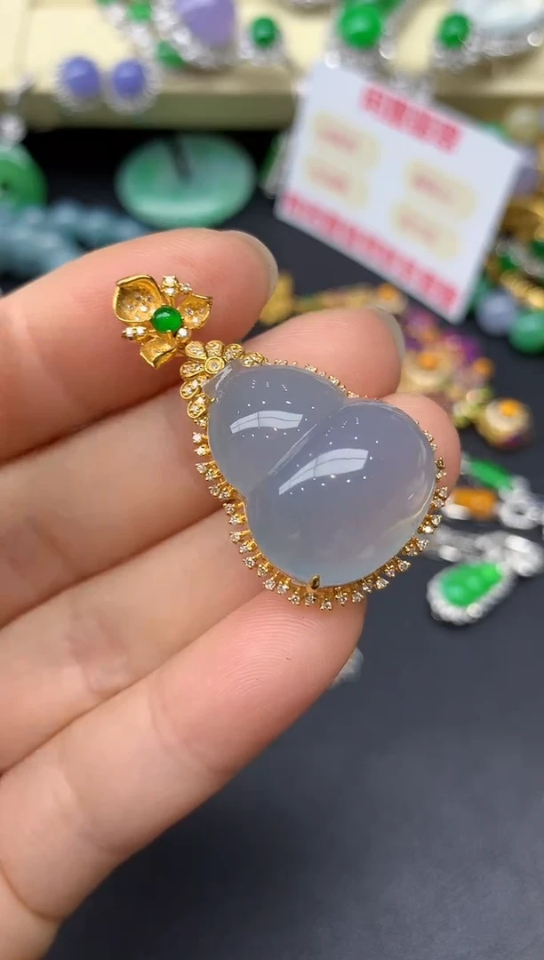 颈饰18K金镶嵌翡翠120-翡翠雪姐天天见