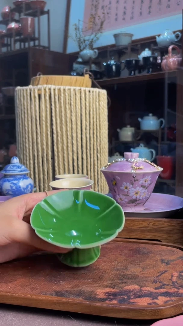 郎窑绿风清高足盖置