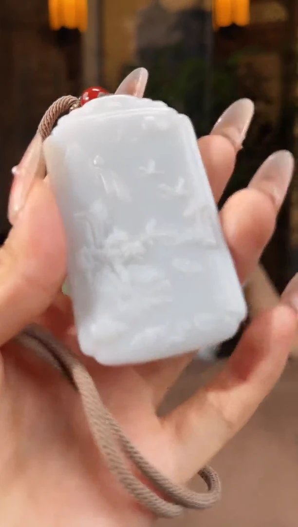 和田玉未镶嵌颈饰和田玉未镶嵌颈饰B528