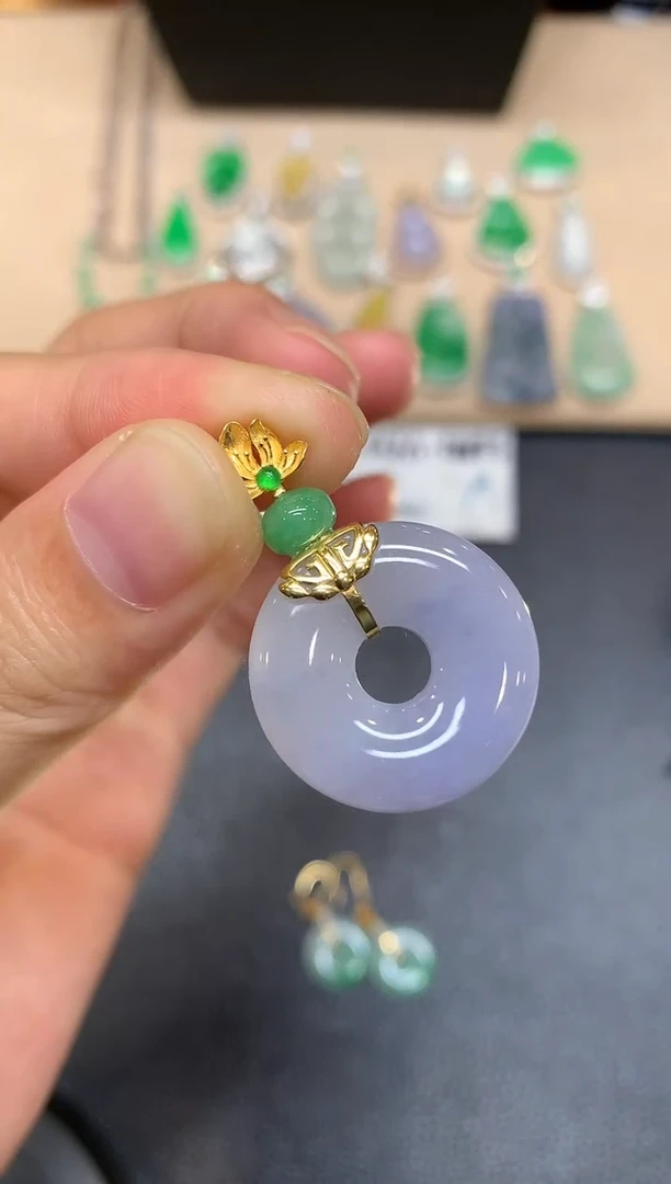 颈饰18K金镶嵌翡翠甜甜圈【无服务费