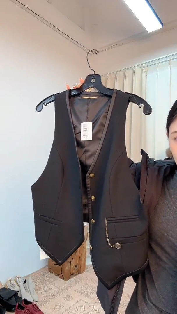 96女士时尚搭配马甲