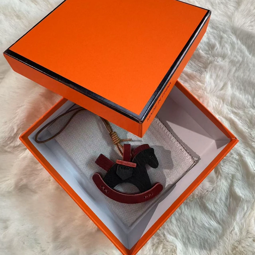 H-Liz2025新款手工定制鸵鸟皮小马挂件女士包包配饰2051T