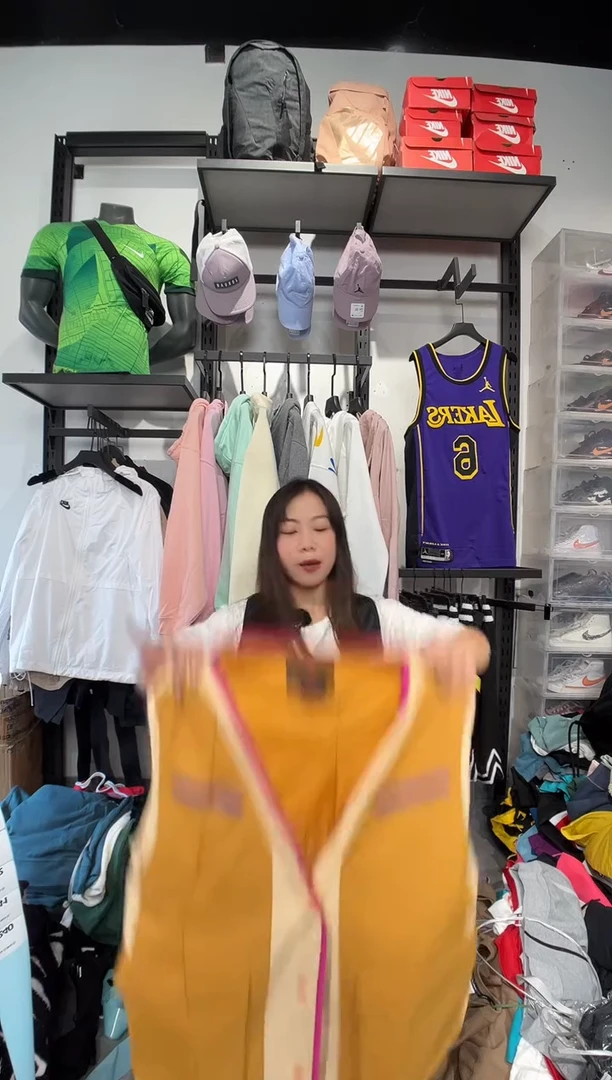 1240编码 瑕疵款直播间过款为准 尺码M