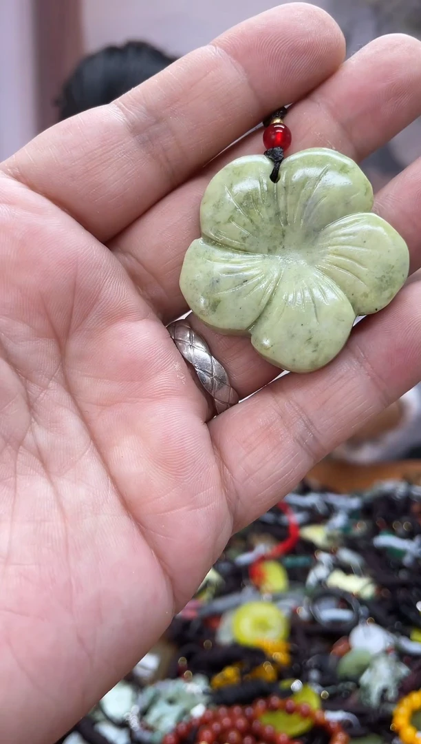 未镶嵌岫玉吊坠·