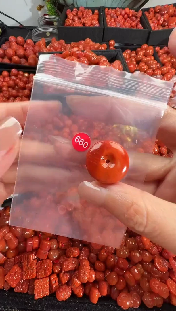 颈饰未镶嵌南红玛瑙1