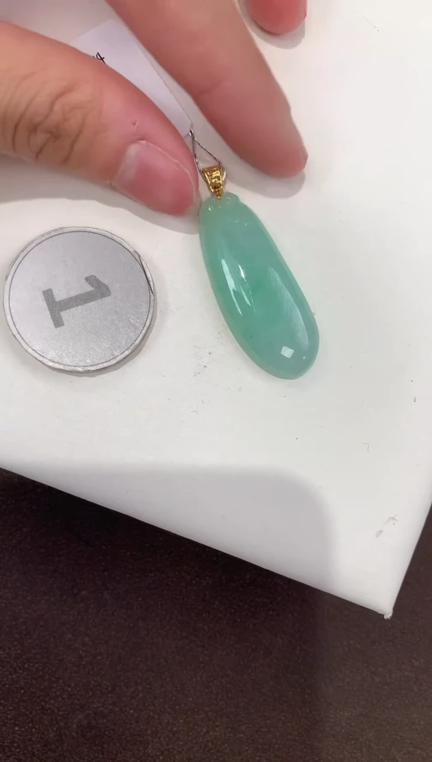 颈饰18K金镶嵌翡翠天然缅甸A货翡翠