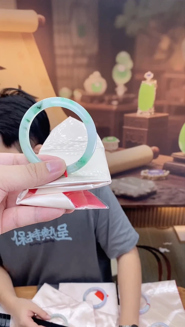 未镶嵌手镯翡翠纯天然缅甸翡翠手镯