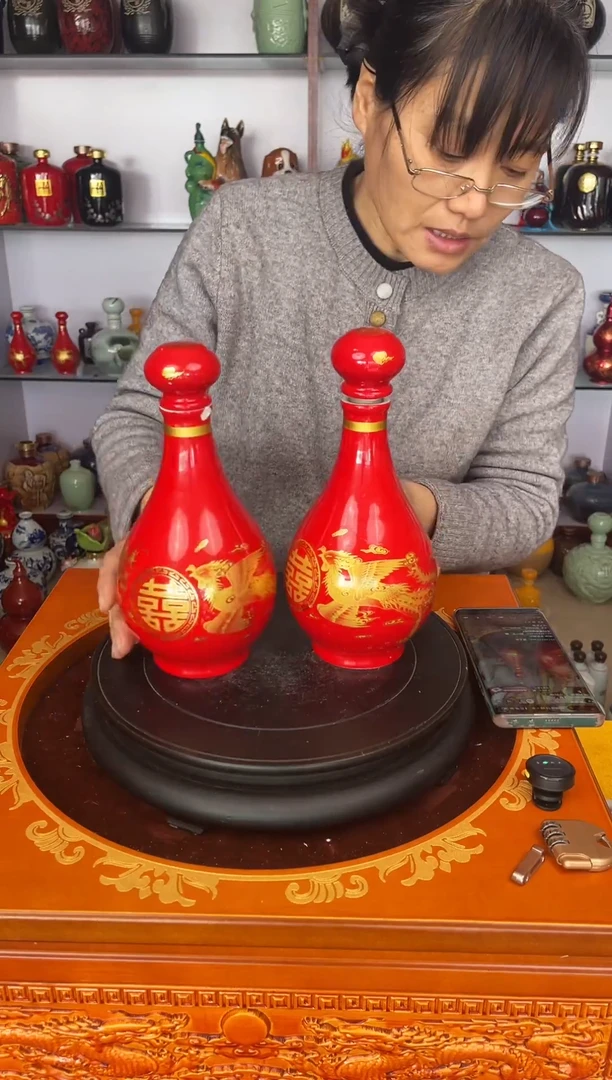 瓶瓷    1斤装水滴形红色龙凤瓶2个        陶瓷空酒坛