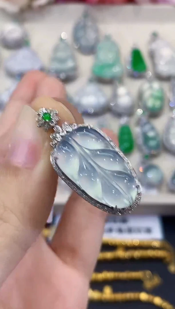 吊坠(不含链)18K金镶嵌翡翠B73