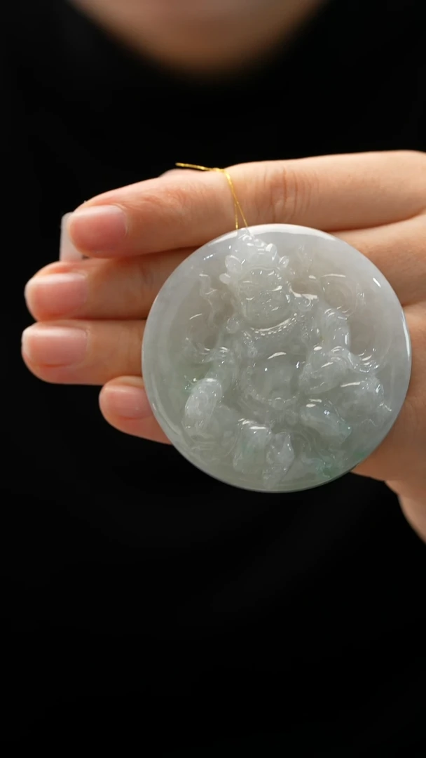 颈饰未镶嵌翡翠黄财神