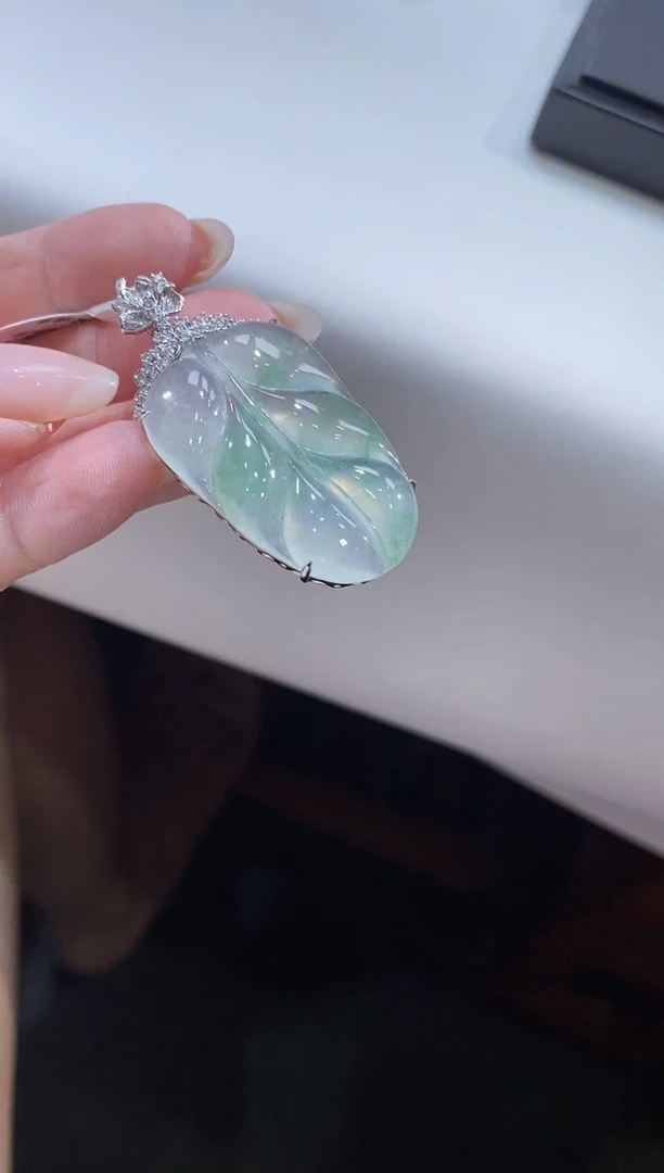 吊坠(不含链)18K金镶嵌翡翠叶子