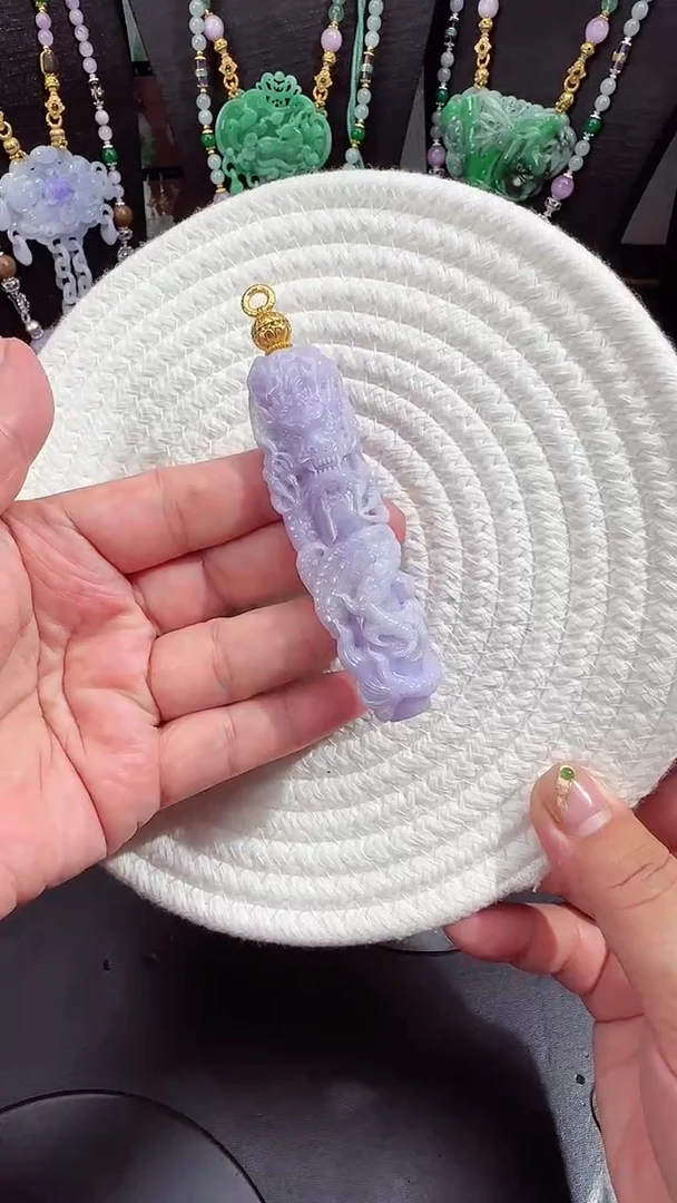 翡翠未镶嵌颈饰吊坠