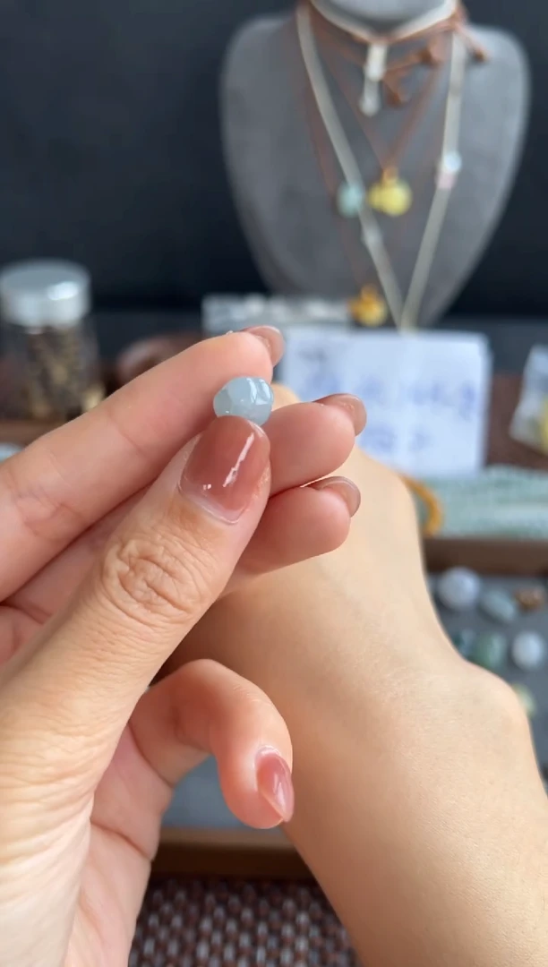 翡翠未镶嵌颈饰445买断