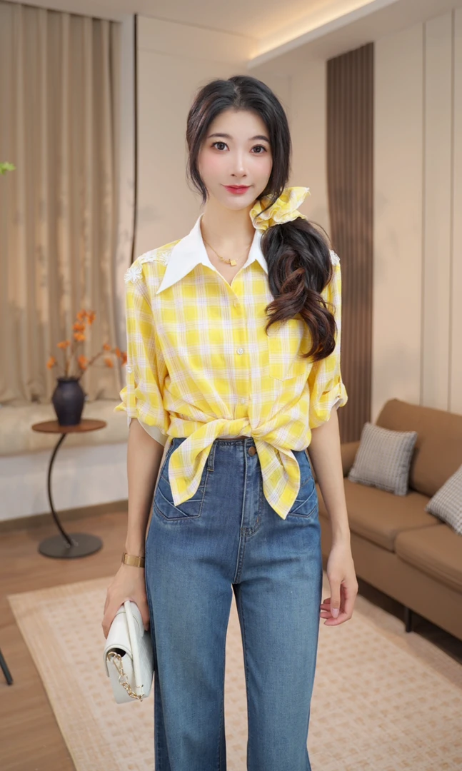 【粤粤】2025新款格子衬衫通勤夏季女装设计感宽松常规条纹五分袖