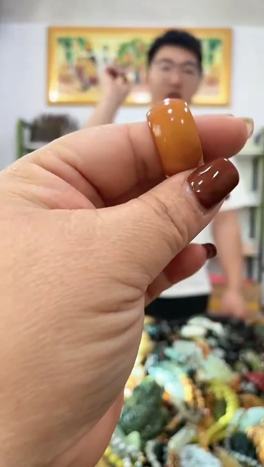 未镶嵌岫玉吊坠