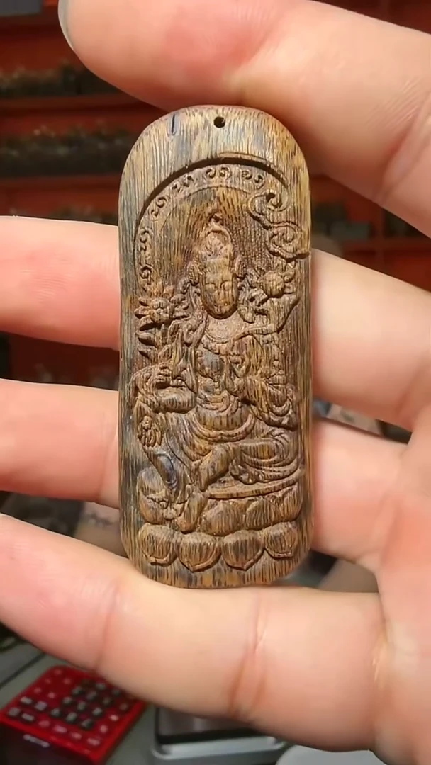 沉香吊坠a33号牌子多样性发一