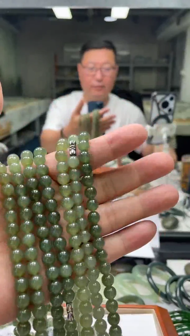 【闪购商品】和田玉毛衣链未镶嵌湖水绿女神链 多样性发货其一