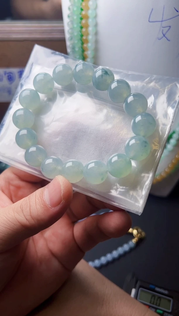 定制翡翠未镶嵌卡13糯冰飘花手串