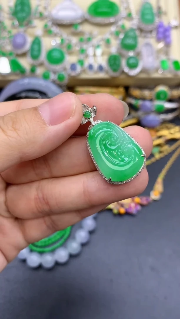 颈饰18K金镶嵌翡翠239-中国好珍宝